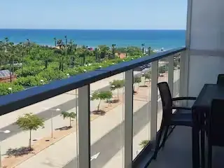 Terraza con comedor exterior