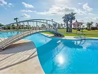 Piscina de la urbanización